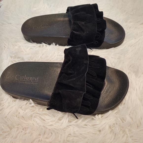 Catherine Malandrino Velvety Fringe Slides - Picture 2 of 4